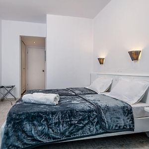 Zimmer mit Kingsize-Bett